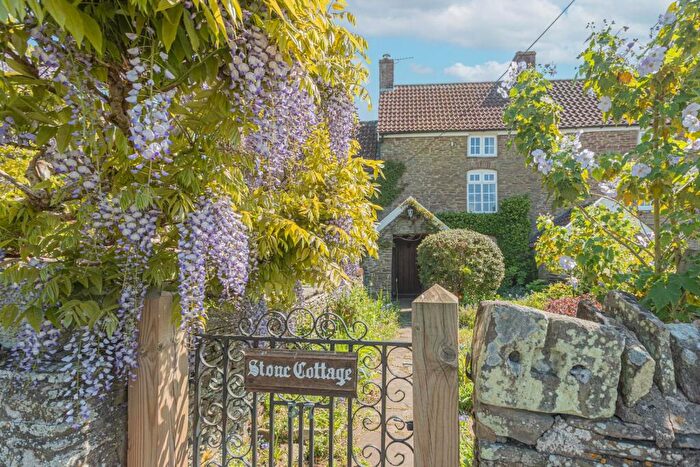 3 Bedroom Cottage For Sale In Castle Farm Road, Hanham, Bristol, BS15