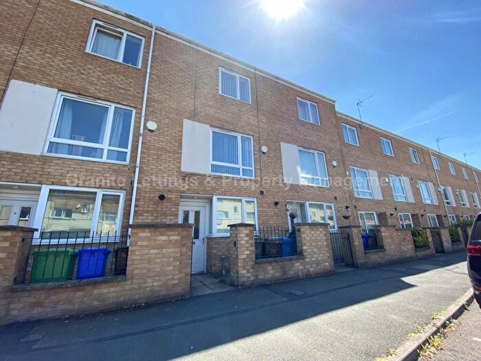 4 Bedroom Town House To Rent In Haymarket Street, Plymouth Grove, Manchester, M13