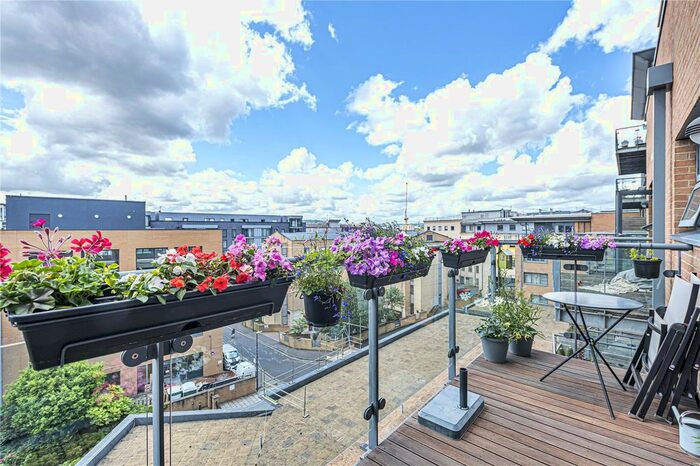 1 Bedroom Flat To Rent In Deanery Road, Bristol, BS1