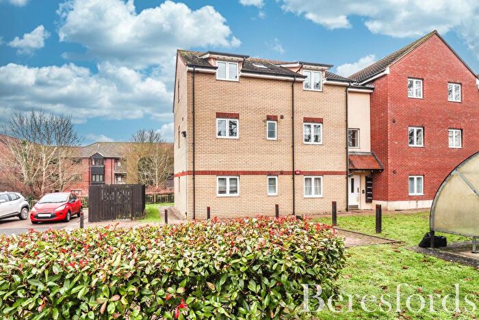 2 Bedroom Flat To Rent In Manse Gardens, Haslers Lane, CM6