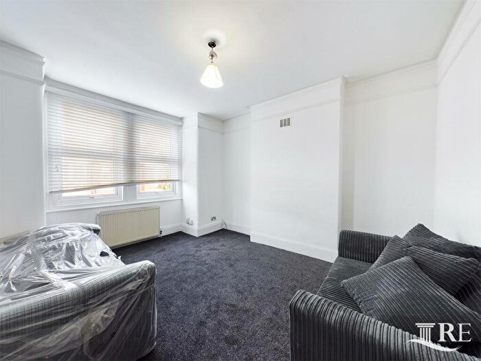 3 Bedroom Flat To Rent In Deacon Road, London, NW2