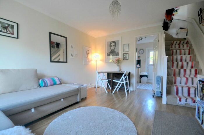 1 Bedroom Terraced House To Rent In Jefferson Close, Ealing, W13