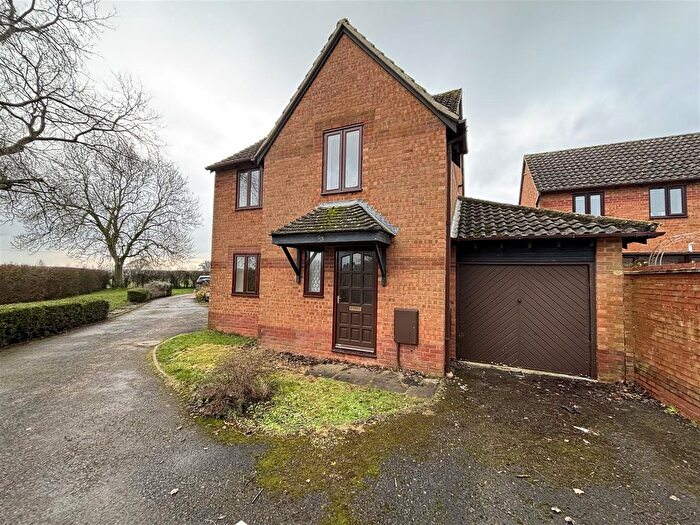 3 Bedroom Detached House To Rent In Mill Close, Deddington, Banbury, OX15