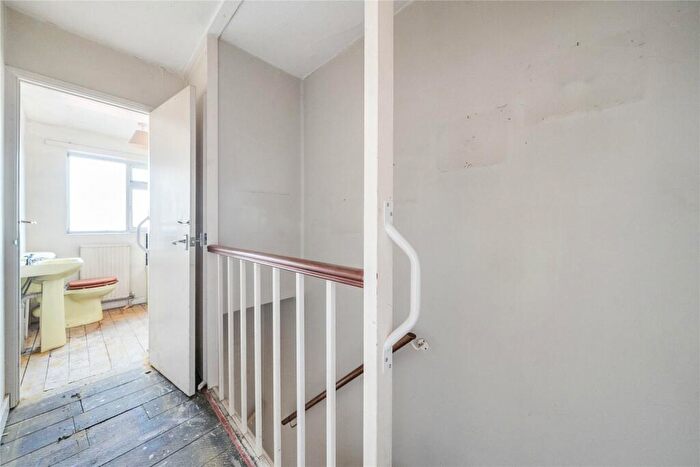 2 Bedroom End Of Terrace House For Sale In Lower Street, Haslemere, Surrey, GU27