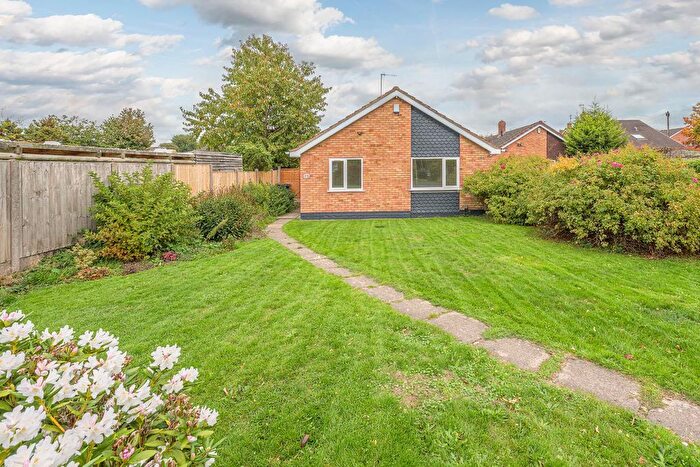 2 Bedroom Detached Bungalow For Sale In Lapwood Avenue, Kingswinford, DY6