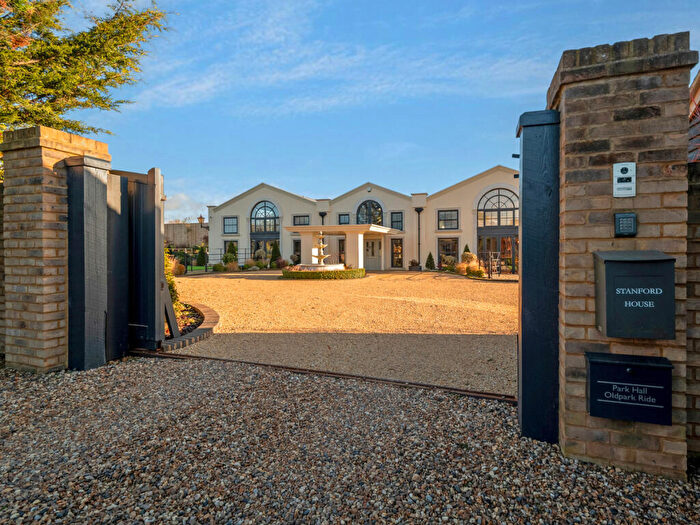 5 Bedroom Detached House For Sale In Burnt Farm Ride, Hertfordshire, EN7