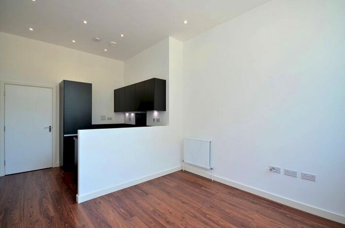 1 Bedroom Flat To Rent In Great West Quarter, Brentford, TW8