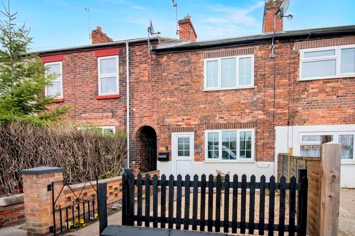 2 Bedroom Terraced House To Rent In Queen Street, Retford, DN22