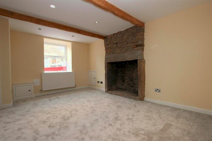 2 Bedroom Cottage To Rent In Cemetery Road, Darwen, BB3