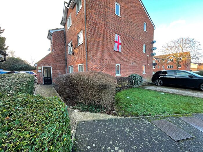 1 Bedroom Flat To Rent In Howard Close, Waltham Abbey, EN9