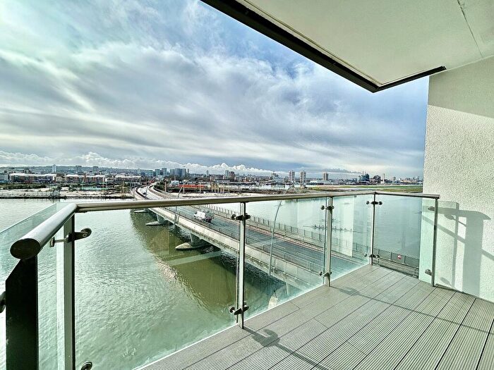 2 Bedroom Apartment To Rent In Fathom Court, Basin Approach, Gallions Reach, E16