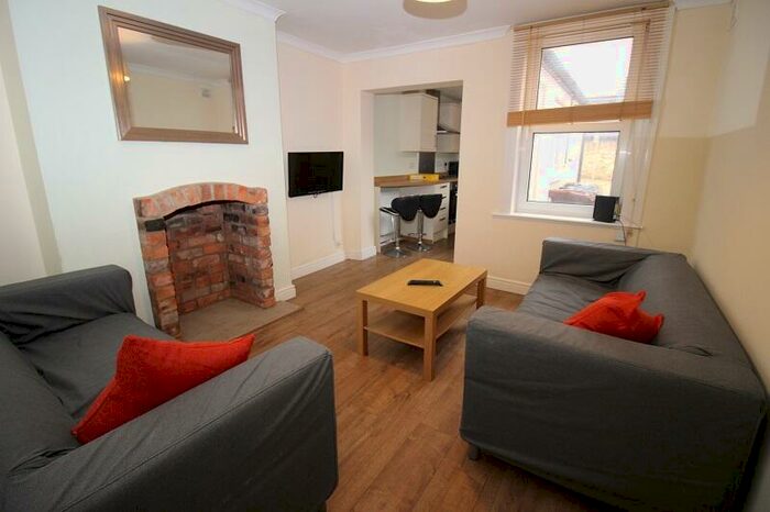 4 Bedroom House To Rent In Rasen Lane, Lincoln, Lincolnshire, LN1