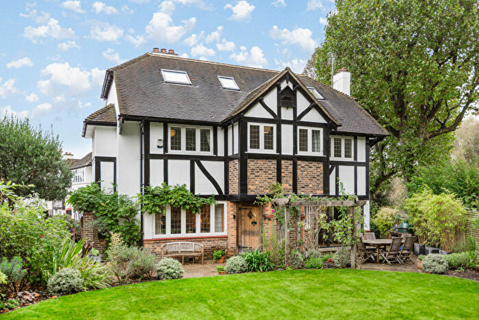 5 Bedroom Detached House To Rent In Hertford Avenue, East Sheen, SW14