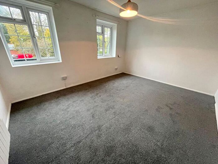 2 Bedroom Apartment To Rent In Tudor Court, Cavendish Place, BH1