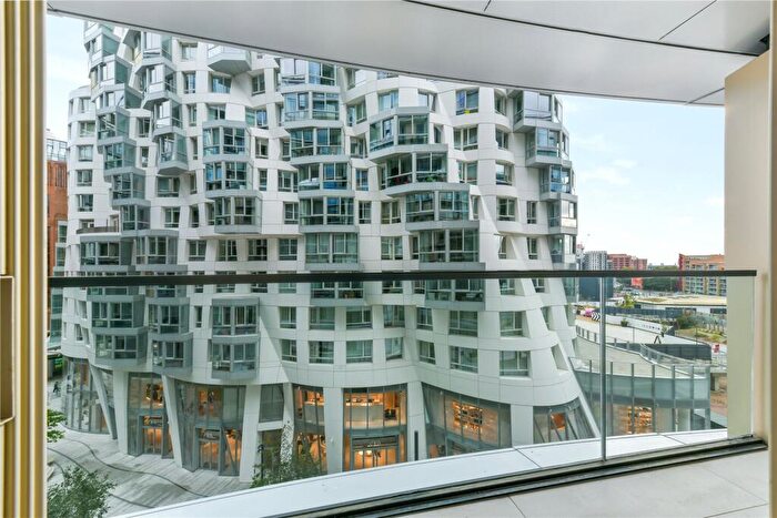 2 Bedroom Apartment To Rent In Electric Boulevard, London, SW11