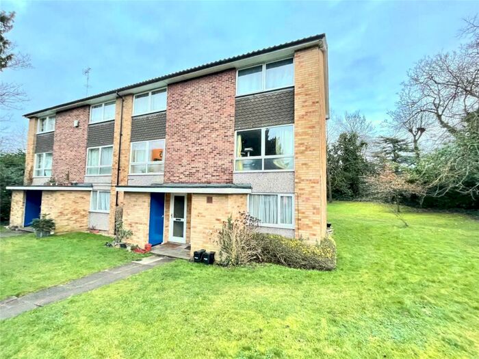 2 Bedroom Maisonette To Rent In Lima Court, Bath Road, Reading, Berkshire, RG1
