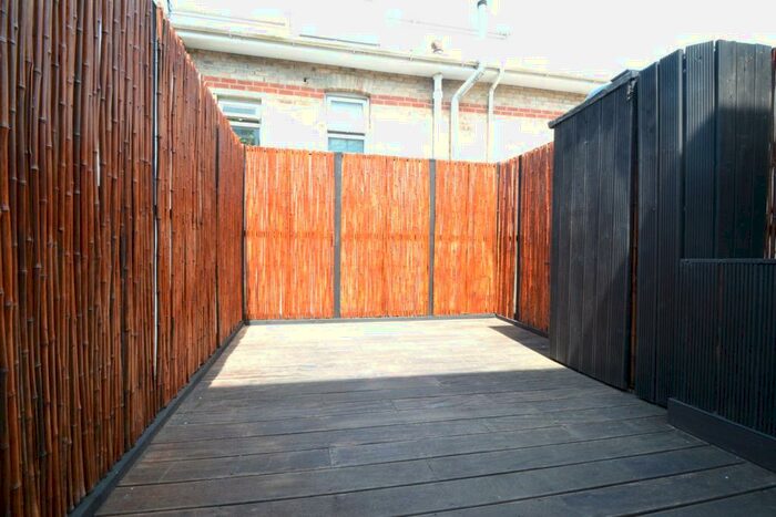 2 Bedroom Flat To Rent In Westbourne, BH4