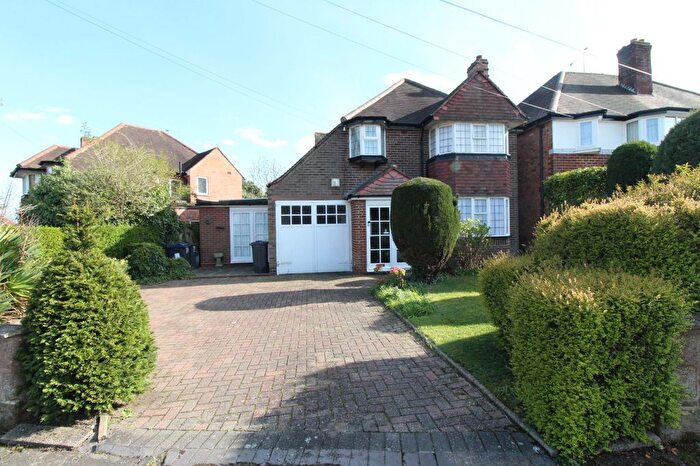 3 Bedroom Detached House For Sale In Farnol Road, Birmingham, West Midlands, B26