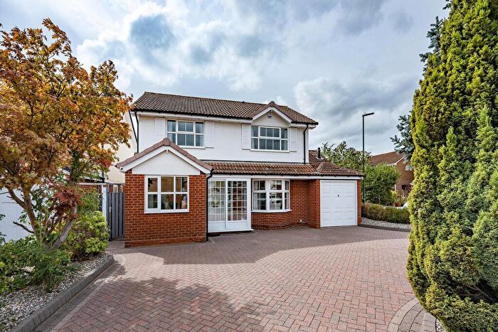 4 Bedroom Detached House For Sale In Farnborough Drive, Shirley, Solihull, B90