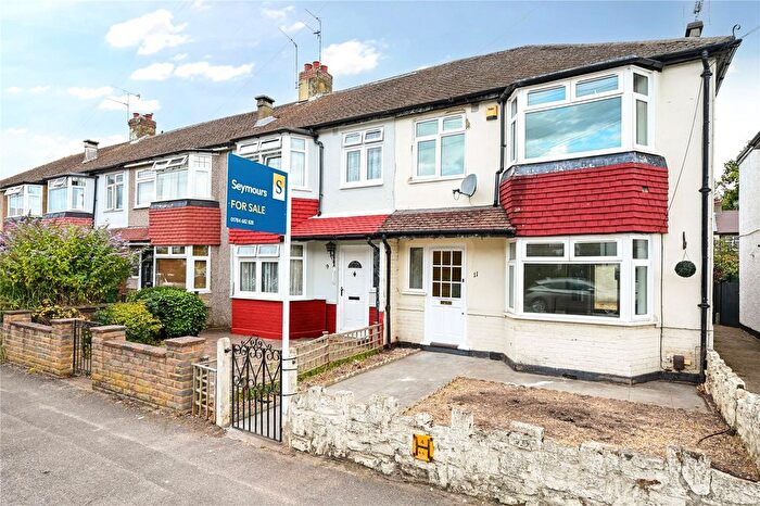 3 Bedroom End Of Terrace House For Sale In Staines, Surrey, TW18