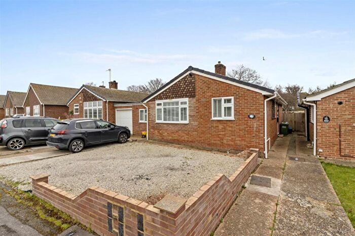 4 Bedroom Detached Bungalow For Sale In Manor Park Road, Hailsham, BN27