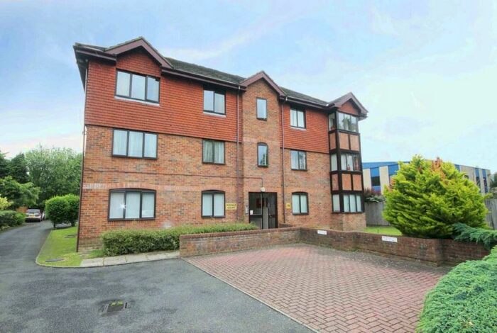 1 Bedroom Flat To Rent In Oldfield Road, Hampton, TW12