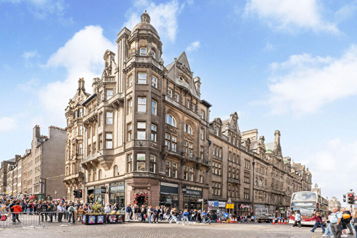 2 Bedroom Apartment For Sale In North Bridge, Edinburgh, EH1