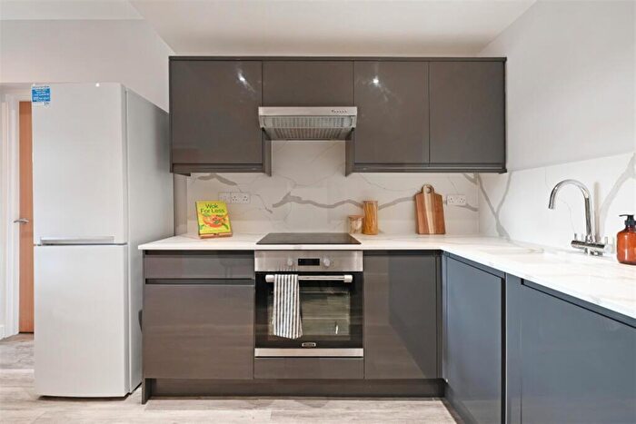 Apartment To Rent In Huttons Buildings, City Centre, S1