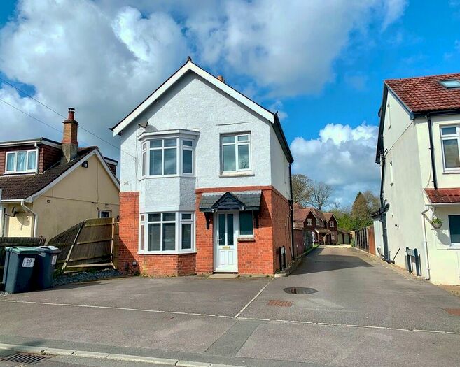 3 Bedroom Detached House To Rent In Forest Avenue, Waterlooville, PO8