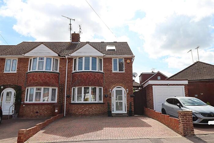 4 Bedroom Semi-Detached House For Sale In Northumberland Avenue, Rainham, ME8