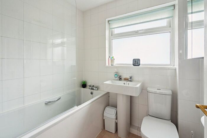 3 Bedroom End Of Terrace House For Sale In Grove, Wantage, OX12