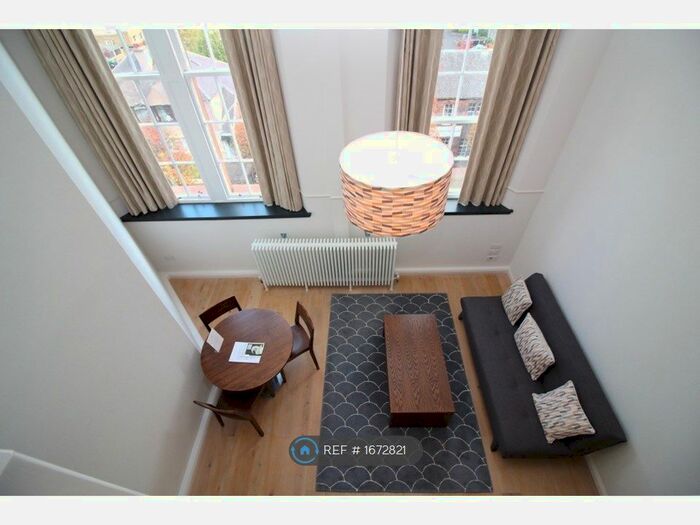 Studio To Rent In Mcdonald Road, Edinburgh, EH7