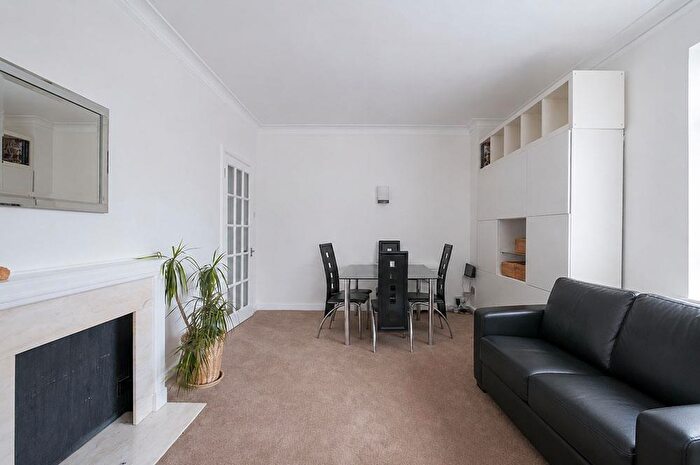1 Bedroom Apartment To Rent In Gloucester Place, Marylebone, London, NW1