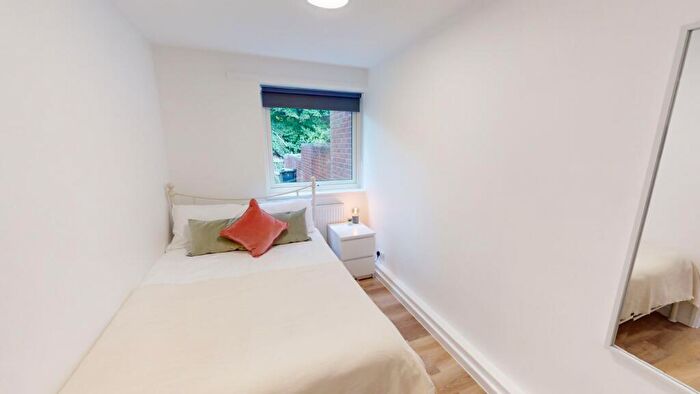 2 Bedroom Flat To Rent In Flat, Monterey Gardens, EX4