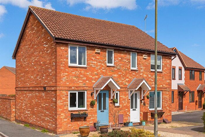 3 Bedroom End Terrace House To Rent In Stanbury Mews, Hucclecote, Gloucester, GL3