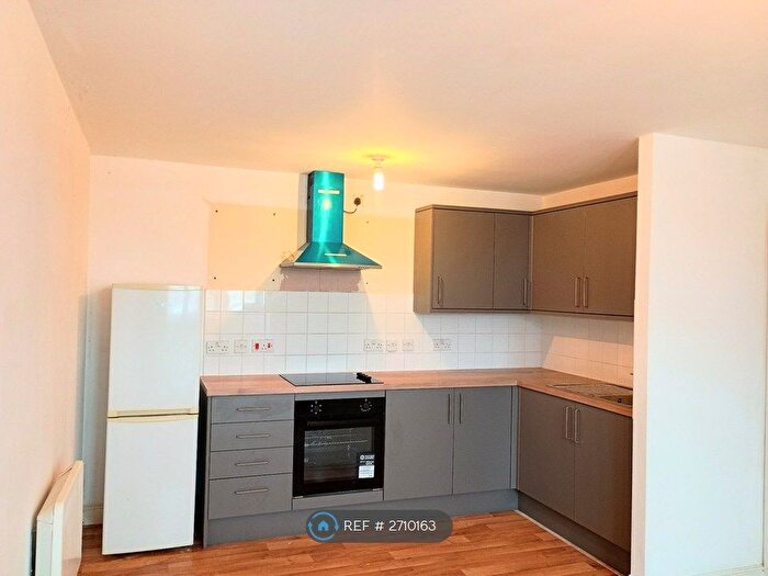2 Bedroom Flat To Rent In Gas Street, Platt Bridge, Wigan, WN2