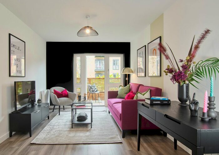1 Bedroom Flat For Sale In "The Arundel" At Montem Lane, Slough, SL1