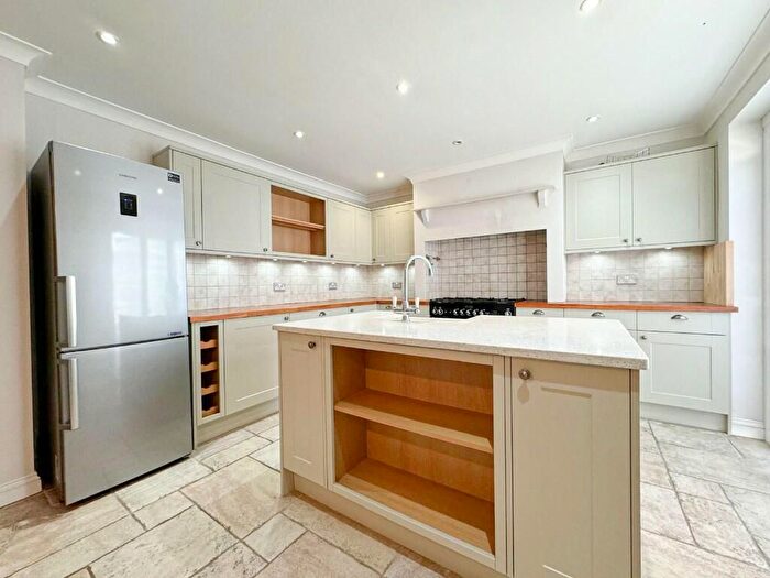 3 Bedroom Terraced House For Sale In Headley Avenue, Sutton, SM6
