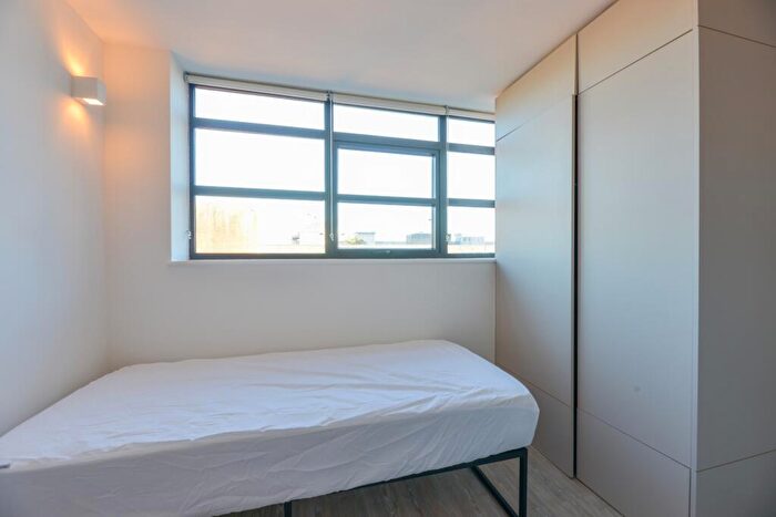 Studio To Rent In College Road, Harrow, HA1