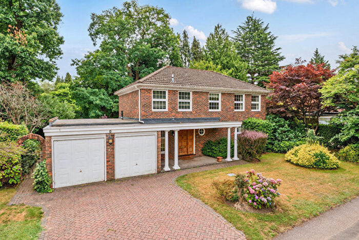 4 Bedroom Detached House For Sale In Redcourt, Pyrford, GU22