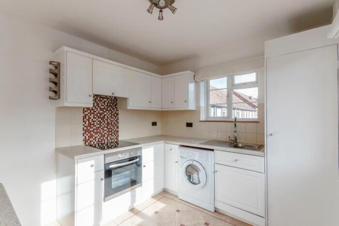 2 Bedroom Maisonette To Rent In Arlington Lodge, Monument Hill, Weybridge., KT13