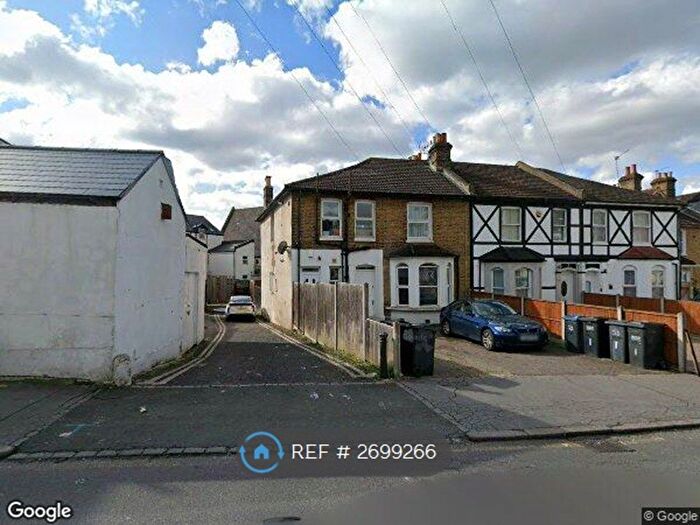 2 Bedroom Flat To Rent In Bensham Manor Road, Thornton Heath, CR7