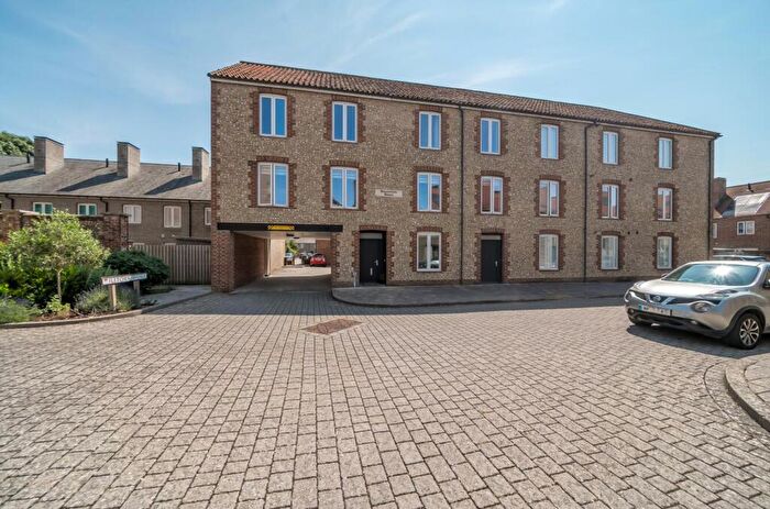 3 Bedroom Apartment For Sale In Broakes Road, Chichester, PO19