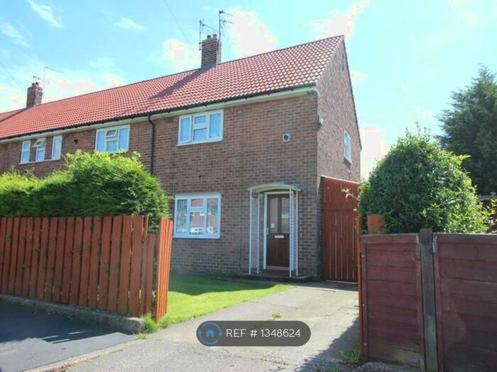2 Bedroom End Of Terrace House To Rent In Waveney Road, Hull, HU8