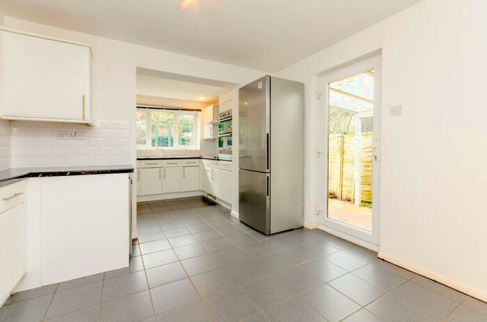 5 Bedroom Detached House To Rent In Manston Road, Burpham, Guildford, GU4