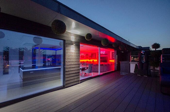 2 Bedroom Penthouse For Sale In Orchard Place, Southampton, Hampshire, SO14