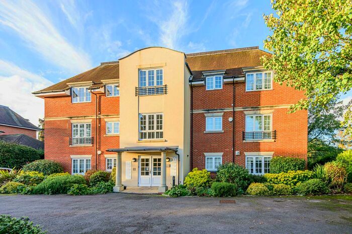 2 Bedroom Apartment To Rent In Newbury, Berkshire, RG14