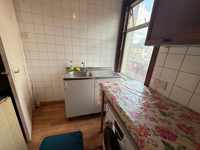 2 Bedroom Flat To Rent In Ley Street, Ilford, IG1