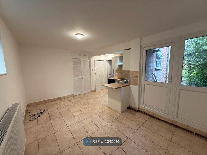 Studio To Rent In Ruthin Close, Luton, LU1