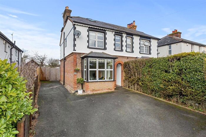 3 Bedroom Semi Detached House For Sale In Amersham Road, Hazlemere, HP15